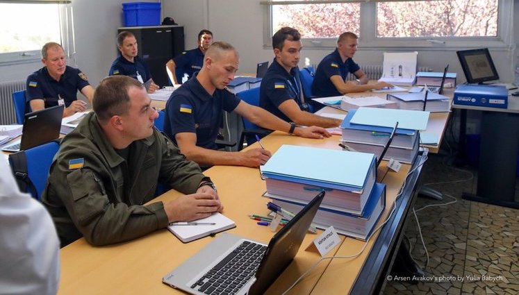 Аваков: украинские пилоты уже проходят обучение в центре подготовки "Airbus". ФОТОрепортаж