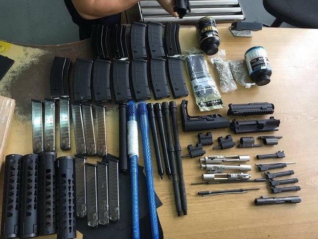 СБУ викрила угруповання торговців зброєю в Одесі 06