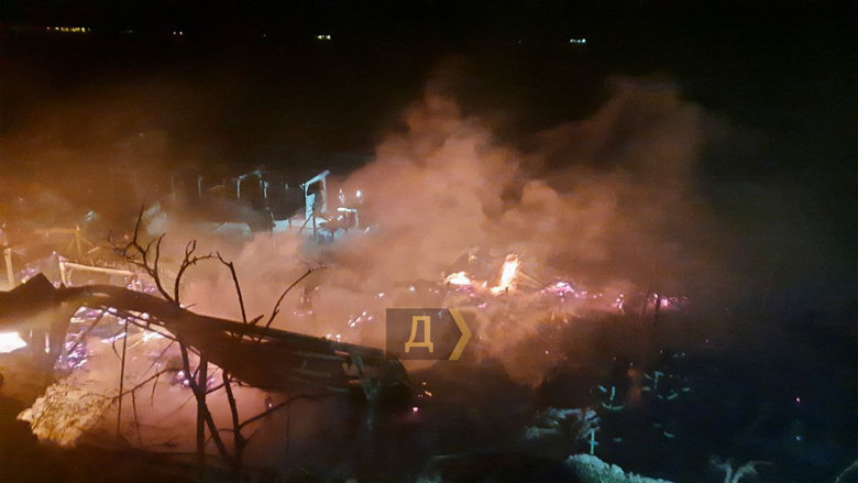 На пляже Дельфин в Одессе полыхал популярный ночной клуб TrueMan 07 На пляже Дельфин в Одессе полыхал популярный ночной клуб TrueMan 07