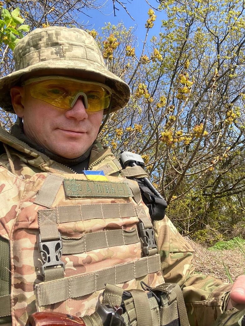 Юннат Дмитро Томчук: Місія наших дронів тривала 7 хвилин, а вибухи потім ішли пів дня. Ми знищили склад, який росіяни накопичували місяць 01
