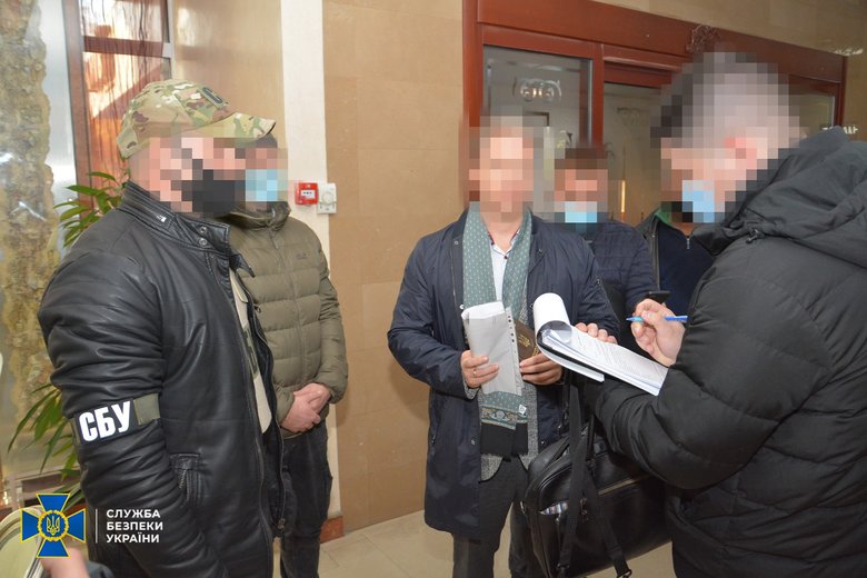 Задержан гражданин, связанный с шоу-бизнесом, пытавшийся подкупить депутата Рады за $100 тыс. ежегодно, - СБУ 01