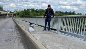 Псевдоминера моста Метро в Киеве выпустили из психбольницы: он вменяем