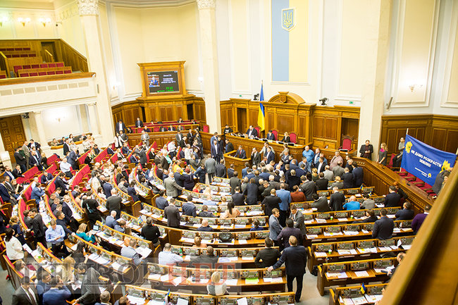 Суркіс вивчає годинник за 31 млн франків, інвестпроєкт з принцесою нардепа від СН Задорожного і аргументи для людей від агропідприємця мажоритарщика Бакунця, - робота ВР 13 листопада 01