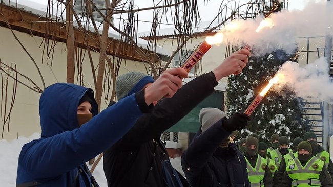 Який на#уй Московський? і Зеленський, закрий суд: активісти пікетували Окружний адмінсуд Києва 19