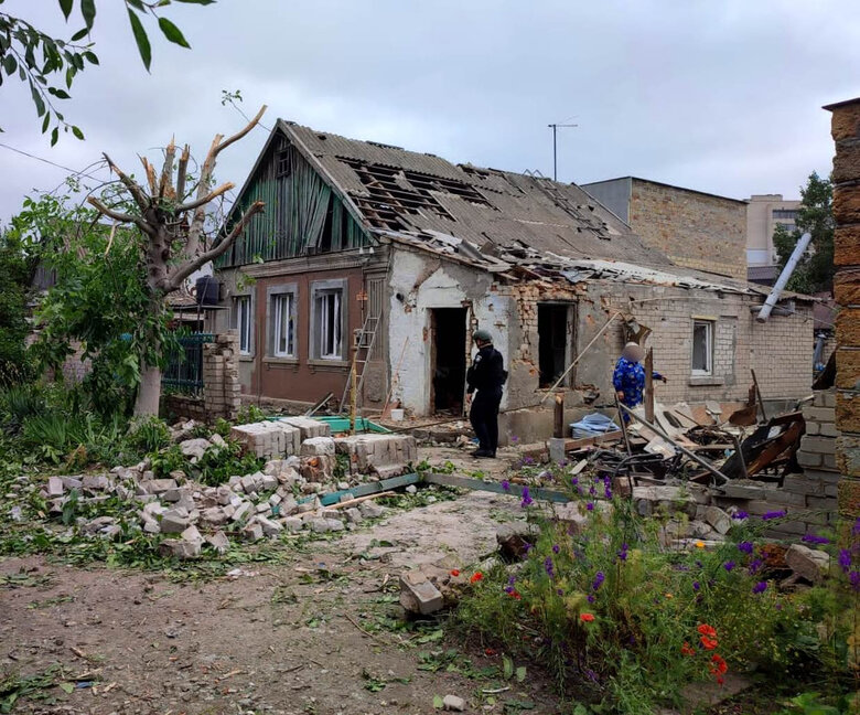 Последствия вражеских обстрелов Херсонщины 02