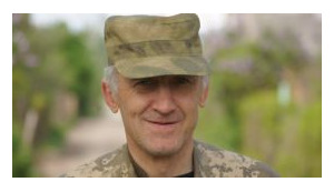 Підполковник запасу, доброволець Віталій Баранов: Ми на власному досвіді переконалися, що наш порятунок – у землі. Траншеї, бліндажі вчилися робити стихійно в польових умовах
