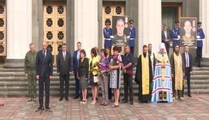 Хвилиною мовчання вшанували пам'ять нацгвардійців, загиблих від вибуху гранати під стінами ВР 31 серпня 2015 року. ВIДЕО