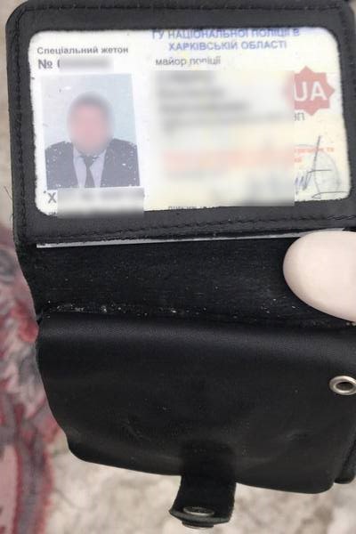 Майор полиции задержан на Харьковщине при получении 20 тыс. грн взятки за закрытие дела, - прокуратура 04