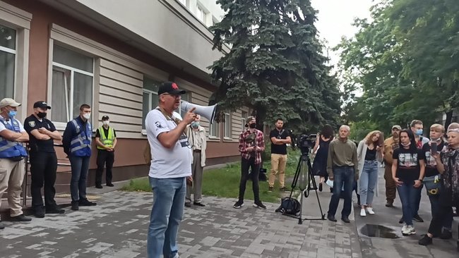 Суд почав підготовче засідання у справі Шеремета: під будівлею відбувається акція на підтримку Антоненка, Дугарь і Кузьменко 18