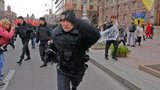 Партия Регионов: Безголовые милиционеры вредят Януковичу