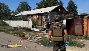 Росіяни вдарили з артилерії по Костянтинівці: загинув чоловік, пошкоджено будинки та авто. ФОТО