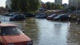 Канализационными стоками залило Троещину. ФОТОрепортаж