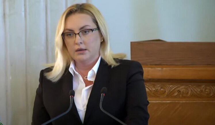 В НАПК мониторят образ жизни Егоровой-Луценко, муж и водитель которой ездили за границу на служебном автомобиле по делам бизнеса