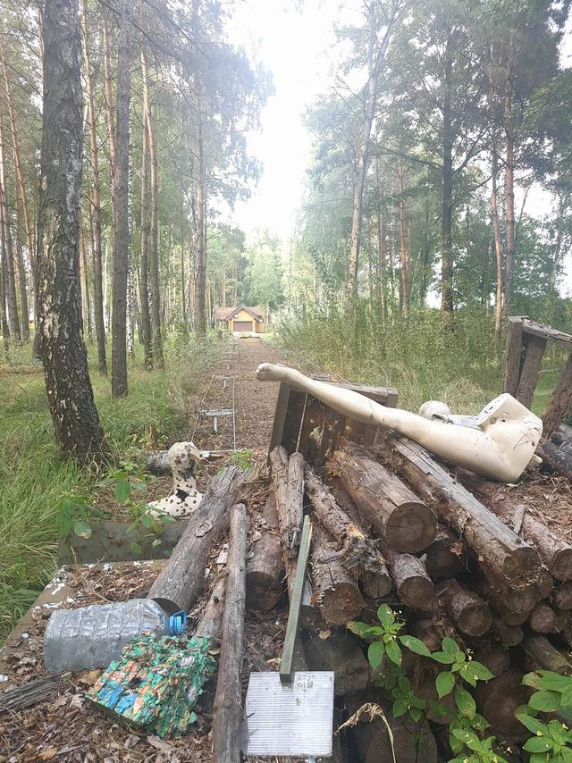 Hunting home of fugitive president Yanukovych: trophy from Lukashenko and guards shooting club 26 Hunting home of fugitive president Yanukovych: trophy from Lukashenko and guards shooting club 26