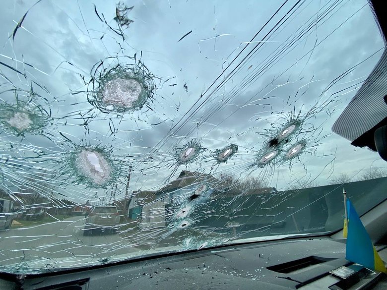 Many civilian cars and bodies of civilians shot by Russian occupiers in forests near Kyiv 06