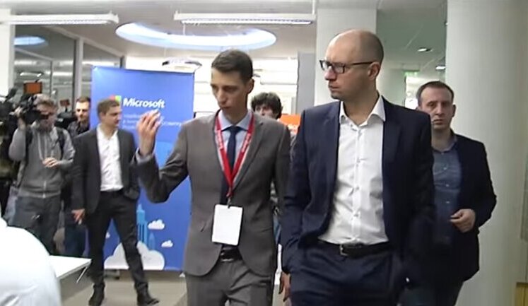 Яценюк открыл первый в Украине некоммерческий инкубатор IT-проектов. ВИДЕО (обновлено)