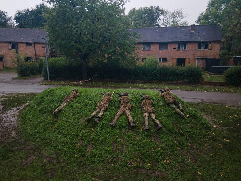 Для тренировки украинских военных в Британии создали полигон из настоящего села 07