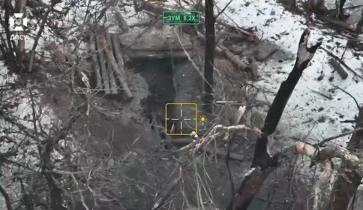 Дрон подразделения "Срібна трійка" ювелирно попал в ствол вражеской пушки. ВИДЕО