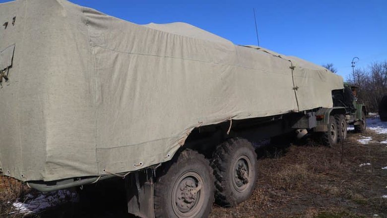 Защитникам Украины передали трофейный грузовик и боеприпасы, отбитые у врага 03