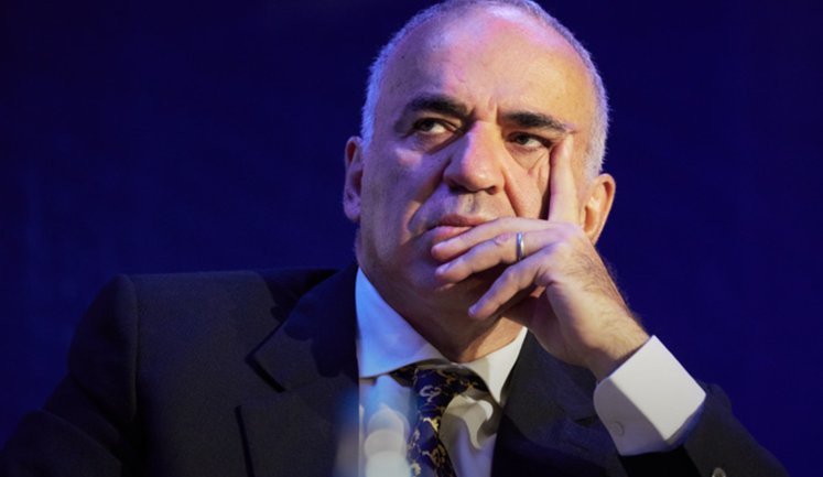 Якби не Україна, танки РФ вже стояли б у Польщі. А ми ще обговорюємо, чи брати її в НАТО? - Каспаров. ВIДЕО