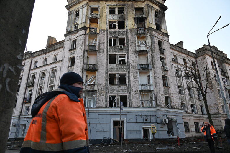 Наслідки обстрілу Шевченківського району Києва