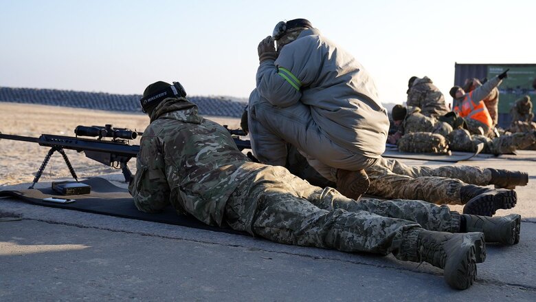 Пісторіус і Умєров відвідали пункт управління ППО, на озброєнні якого перебуває один із переданих Німеччиною ЗРК Patriot 03