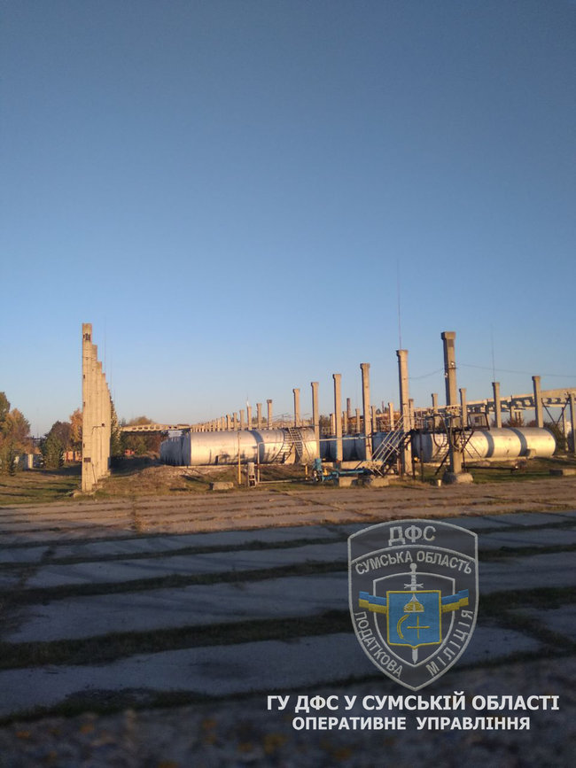 Роботу підпільного нафтопереробного заводу припинено в Сумській області. Вилучено підакцизних товарів на 4,6 млн. грн, - ДФС 04