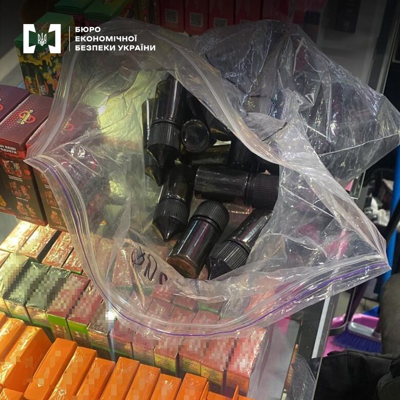 БЕБ викрило мережу з нелегального продажу електронних сигарет у Львові