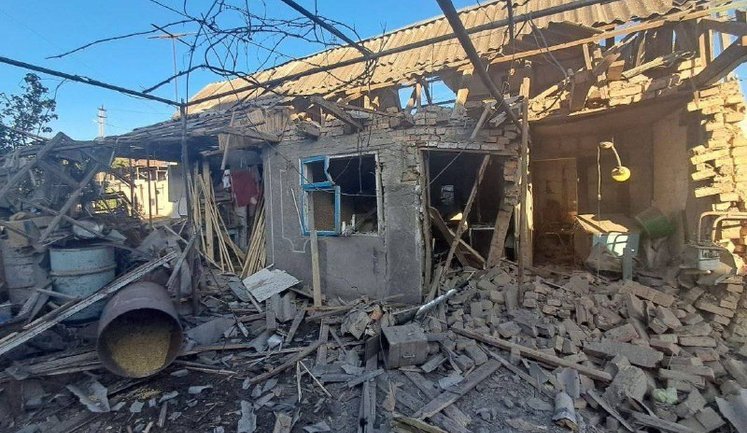 Впродовж дня рашисти атакували три райони Дніпропетровщини: постраждали дві людини, пошкоджено інфраструктуру. ФОТОрепортаж