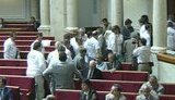 Завидев Кузьмина "бютовцы" показали ему надпись "Нет политрепрессиям!" и покинули Раду. + ВИДЕО.