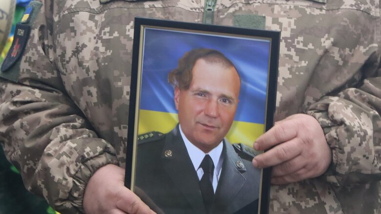 24 листопада від мінометного обстрілу російських окупантів на Бахмутському напрямку загинув капітан 93-ї ОМБр Валерій Глєбов 08