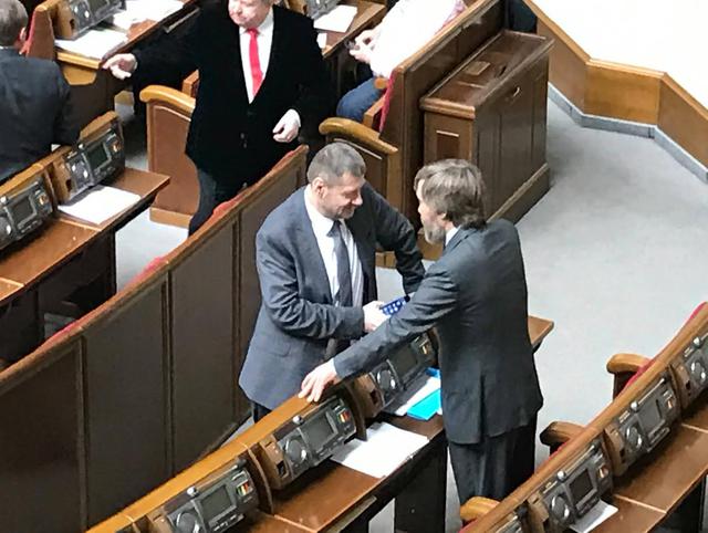 Нардеп нардепу мандат не виклює 04 Нардеп нардепу мандат не виклює 04