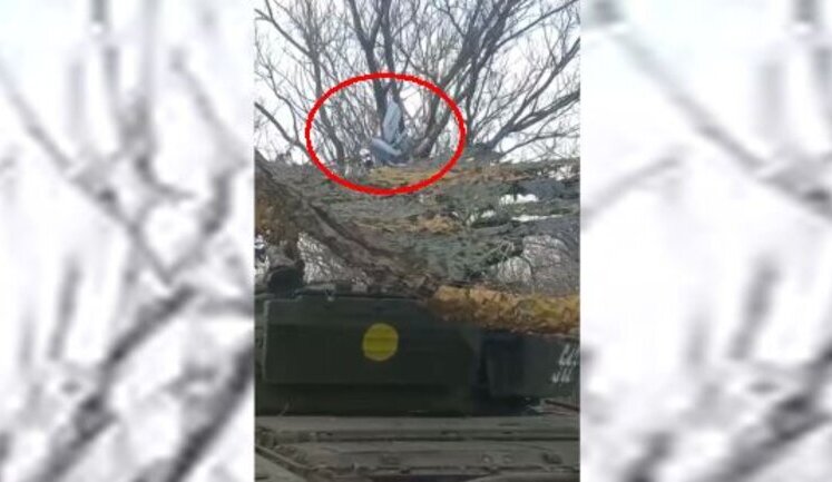 Two Russian kamikaze drones became entangled in camouflage net and could not destroy Ukrainian tank. VIDEO