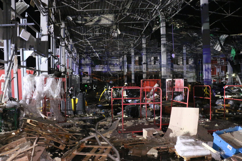 Ворог вдарив по терміналу Нової пошти двома ракетами С-300 02
