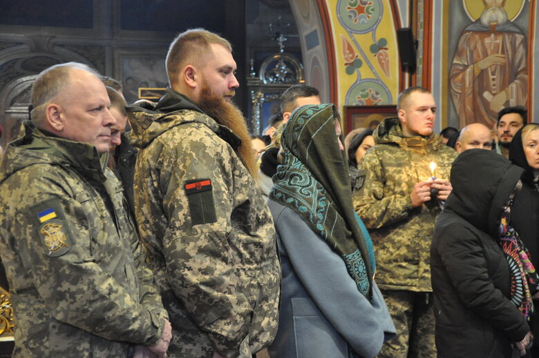 Зі столичним екскурсоводом та воїном Сергієм Мироновим, який загинув у бою з окупантами, попрощалися у Києві 38