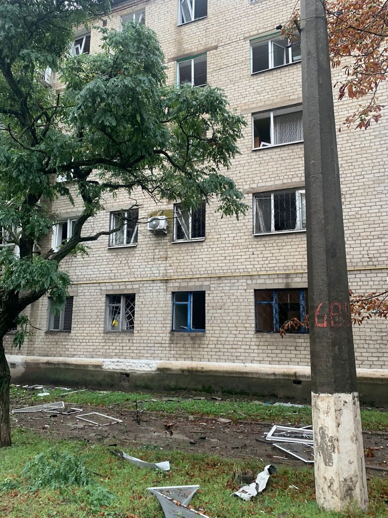 Цієї ночі росіяни обстріляли Слов’янськ та завдали ударів по містах на лінії фронту, - Донецька ОВА 05