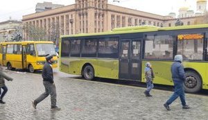 У день голосування в дніпровських маршрутках можна було їздити за селфі на дільниці. ВIДЕО