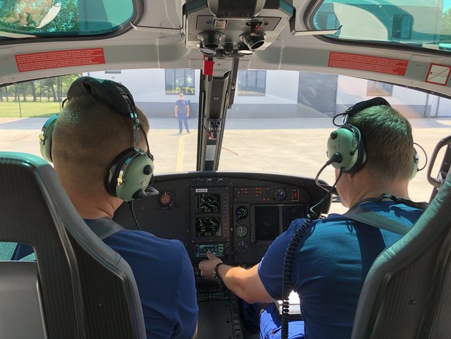 Украинские пограничники испытали вертолеты Airbus над Карпатами 01