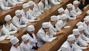 Экзамены для студентов-медиков и интернов отсрочены, - Минздрав