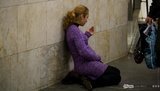Бизнес по-русски: попрошайки в метро. ФОТОрепортаж