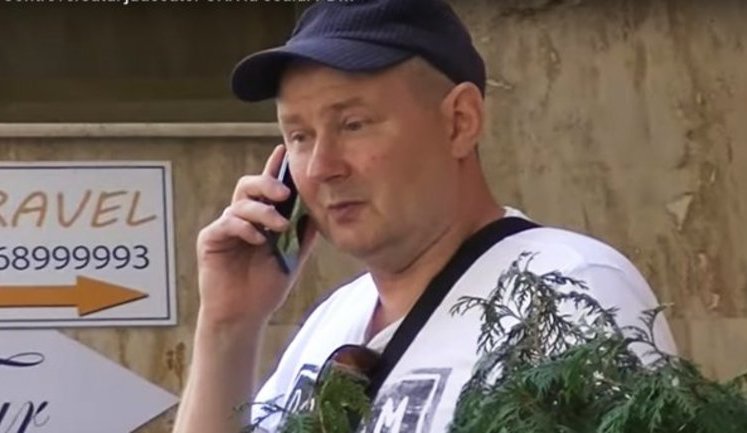 Пане Чаусе, на якому етапі ваша справа? - журналісти в Кишиневі зловили на вулиці суддю-втікача з Києва. ВIДЕО