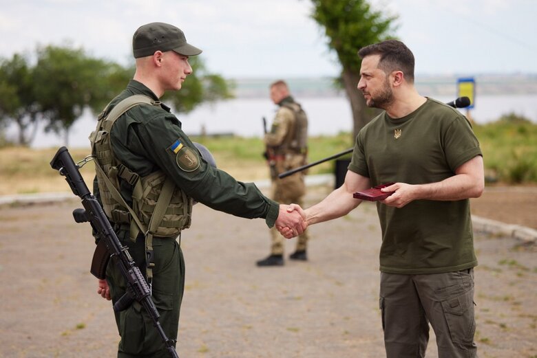 Зеленський відвідав опорні пункти Нацгвардії на Одещині 05