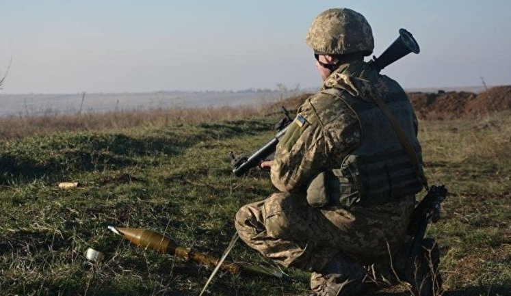 Противник с начала суток трижды нарушал режим тишины, - Минобороны