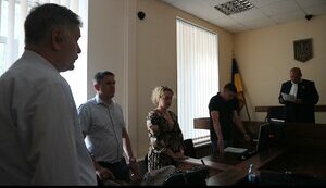 Печерський суд Києва відмовився арештувати голову виконкому "Нашого краю" Мазурчака у справі щодо вимагання $2,5 млн за статус нардепа. ФОТОрепортаж