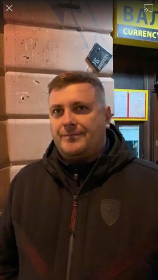 Уничтоживший памятную доску погибшему украинскому активисту Иванову в Одессе Александр Евченко сдался в полицию, - Стерненко 03