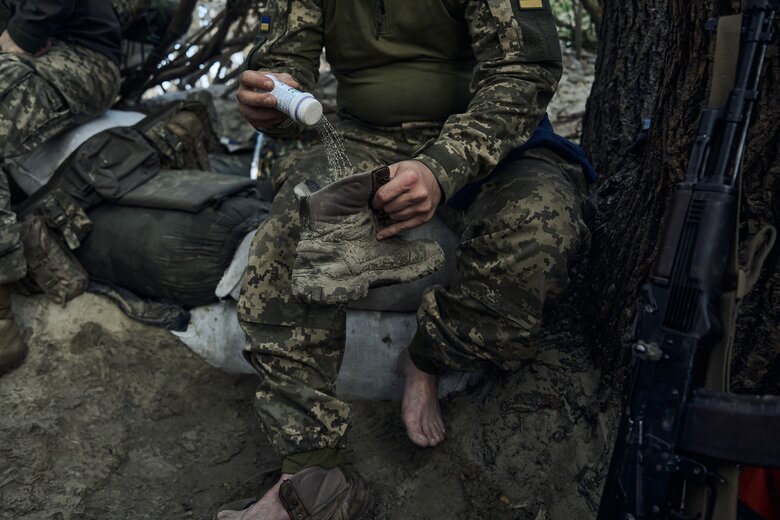 Зима на війні: досвід та поради воїнів, або Донецький вітер видуває все тепло 07