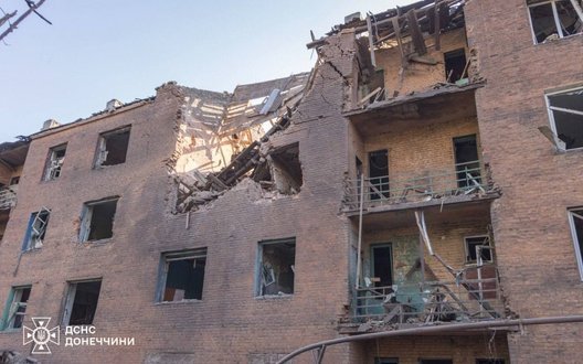 Окупанти скинули три авіабомби на Краматорськ: є загиблий та поранена. ФОТОрепортаж