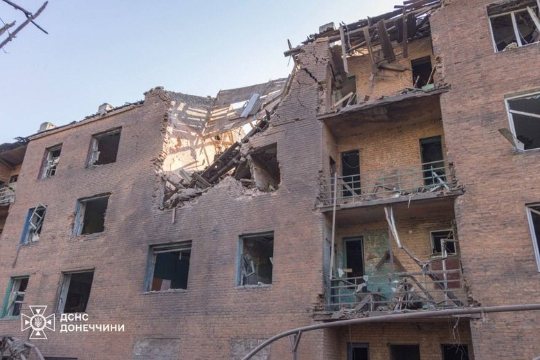 Russian bombs hit residential district in Kramatorsk