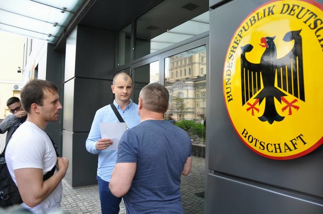Акция Свободу защитникам Украины проходит в Киеве 19