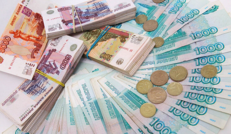 Росіяни в паніці кинулися забирати гроші з банків на тлі очікуваних жорстких санкцій США, - "Комерсант"